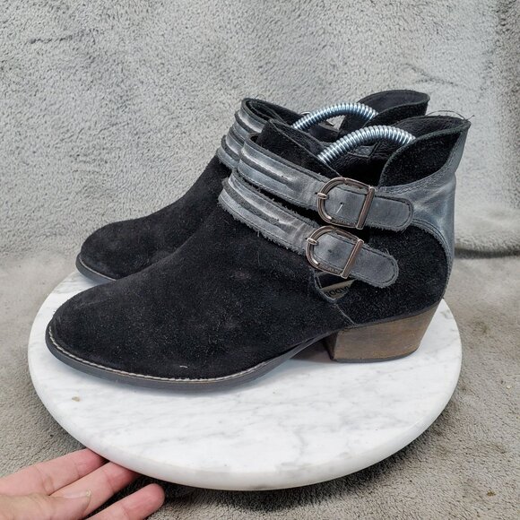 Steve Madden Shoes Womens Size 7 Black Suede Raskal Buckle Strap Ankle Boots - Picture 1 of 12